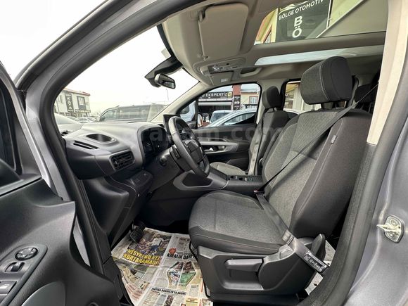 ARACIMIZ SATILMIŞTIR CAM TAVAN FUL+FUL Opel Combo 1.5 CDTI Ultimate 2024 Model Van