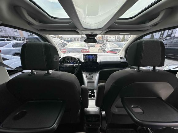 ARACIMIZ SATILMIŞTIR CAM TAVAN FUL+FUL Opel Combo 1.5 CDTI Ultimate 2024 Model Van