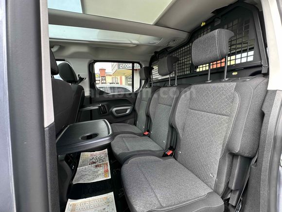 ARACIMIZ SATILMIŞTIR CAM TAVAN FUL+FUL Opel Combo 1.5 CDTI Ultimate 2024 Model Van