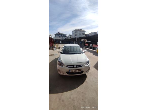 Sahibinden Hyundai Accent Blue 1.6 CRDI Mode Plus 2017 Model Bayburt 99.000 km Beyaz