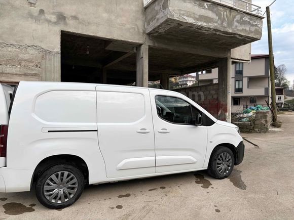 Sahibinden Peugeot Partner 1.5 BlueHDI Comfort 2023 Model 