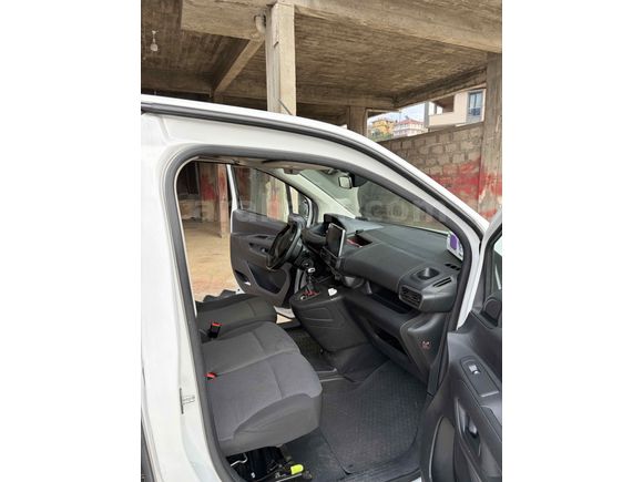 Sahibinden Peugeot Partner 1.5 BlueHDI Comfort 2023 Model 