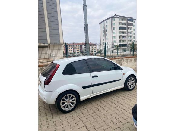 Sahibinden Ford Fiesta Van 1.4 TDCi 2006 Model 