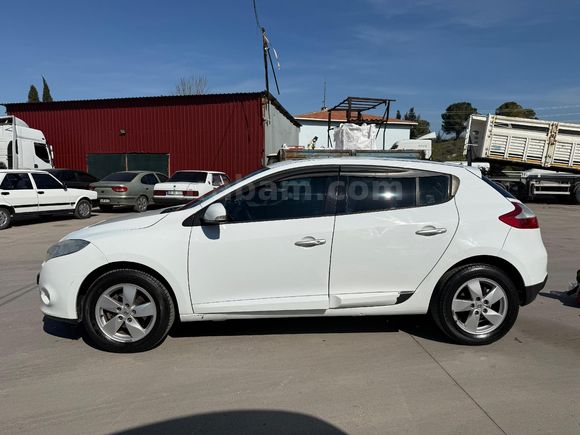 Sahibinden Renault Megane 1.5 dCi Dynamique 2011 Model İzmir 109.000 km Beyaz