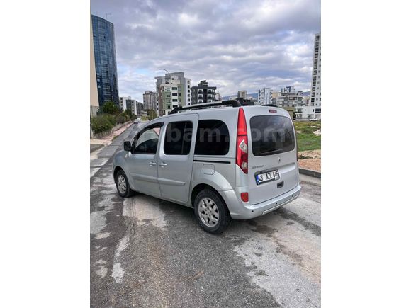 Sahibinden Renault Kangoo Multix 1.5 dCi Privilege 2012 Model  173.000 km Gri