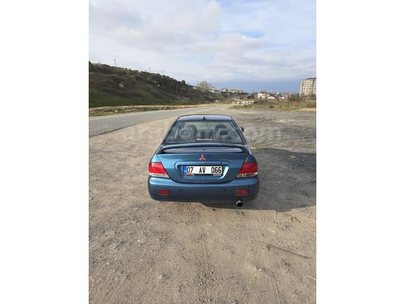 Sahibinden Mitsubishi Lancer 1.6 Invite 2005 Model  300.000 km Mavi