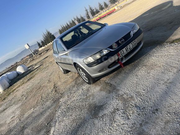 Sahibinden Opel Vectra 2.0 CD
 1997 Model  Gri (Gümüş)
