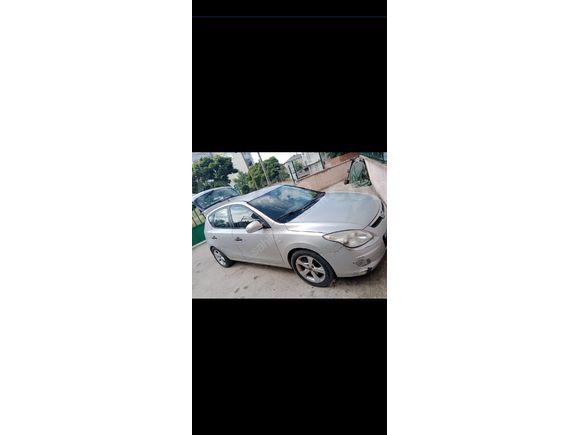 Sahibinden Hyundai i30 1.6 CRDi Team 2011 Model  260.000 km Gri