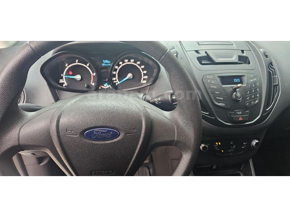 Sahibinden Ford Transit Courier 1.5 TDCi Deluxe 2023 Model  24.000 km Beyaz