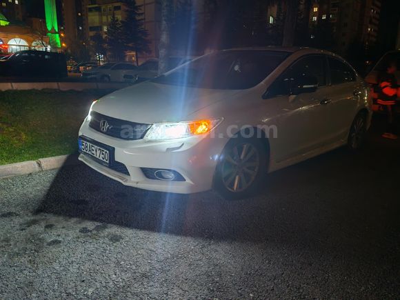 DEGİŞENSİZ BOYASIZ Sahibinden Honda Civic 1.6 Elegance 2013 Model  249.000 km Beyaz