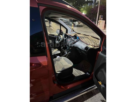 Sahibinden Ford Tourneo Courier 1.6 TDCi Titanium 2017 Model 