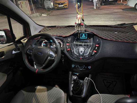 Sahibinden Ford Tourneo Courier 1.6 TDCi Titanium 2017 Model 