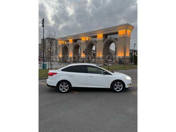 Sahibinden Ford Focus 1.6 Ti-VCT Style 2015 Model 