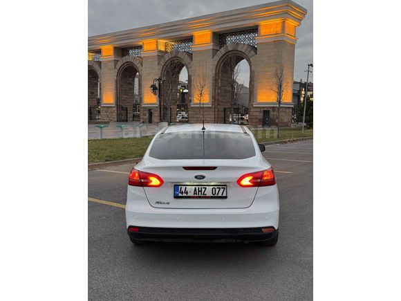 Sahibinden Ford Focus 1.6 Ti-VCT Style 2015 Model 