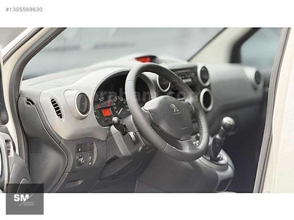 SM AUTOMOTİV'DEN 2016 1.6HDI ACTİVE PEUGEOT PARTNER TEPE