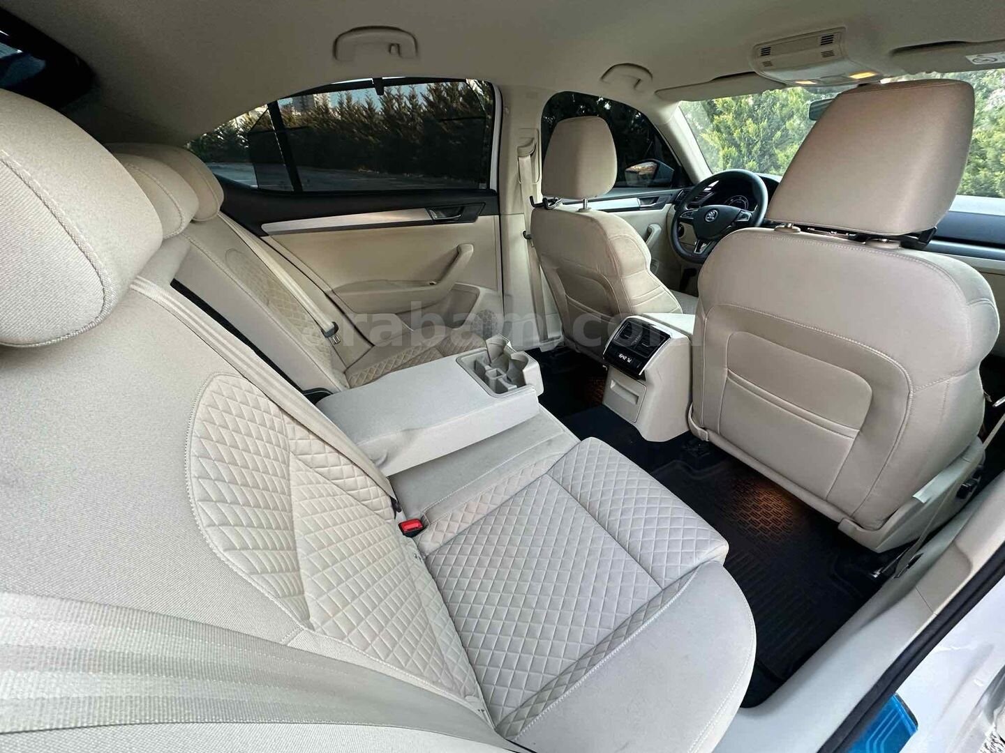Sahibinden Skoda SuperB 1.6 TDI Style 2018 Model Bitlis 47.000 km Beyaz 7