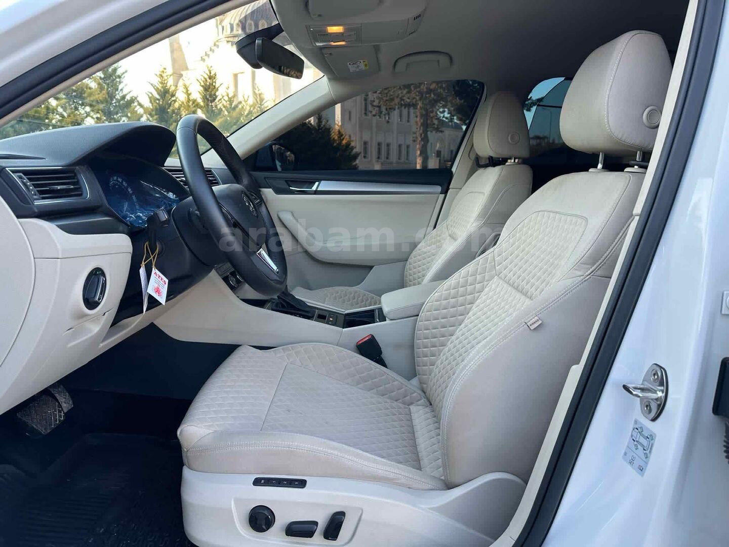 Sahibinden Skoda SuperB 1.6 TDI Style 2018 Model Bitlis 47.000 km Beyaz 5