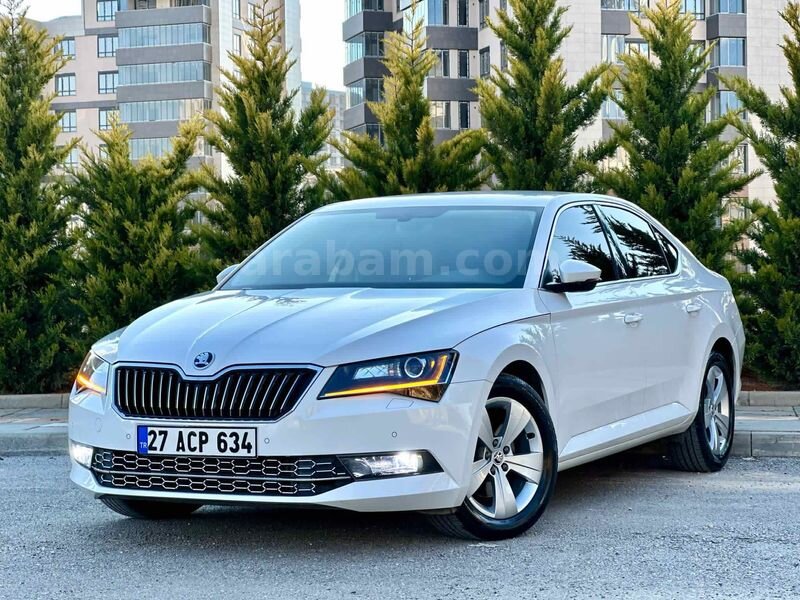 Sahibinden Skoda SuperB 1.6 TDI Style 2018 Model Bitlis 47.000 km Beyaz