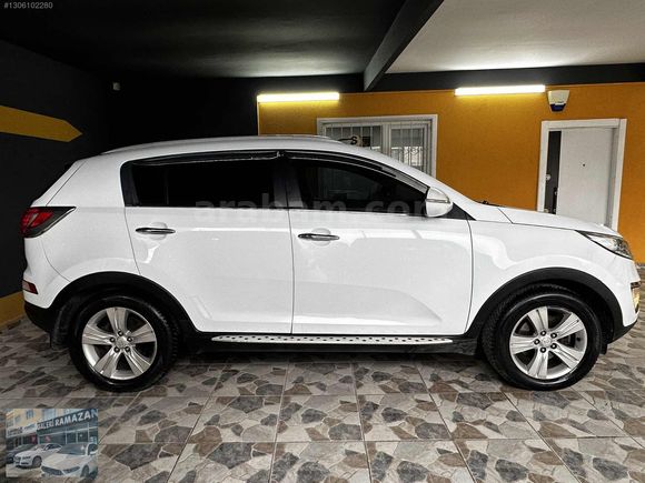 HATASIZ! 2011 MODEL KİA SPORTAGE CAM TAVAN DERİ KOLTUK