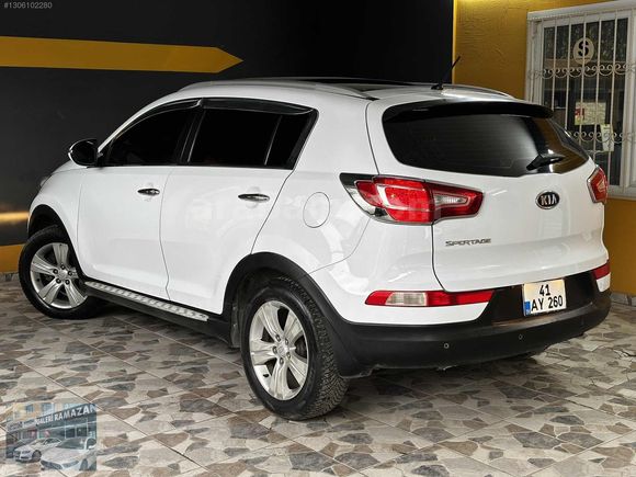 HATASIZ! 2011 MODEL KİA SPORTAGE CAM TAVAN DERİ KOLTUK