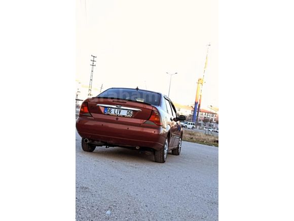 Sahibinden Ford Focus 2.0 Ghia 2001 Model