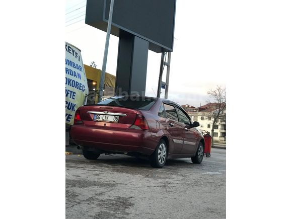 Sahibinden Ford Focus 2.0 Ghia 2001 Model