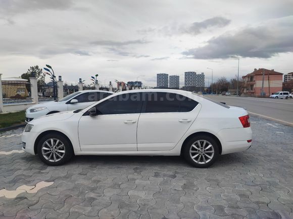 Sahibinden Skoda Octavia 1.6 TDI Elegance CR 2013 Model
