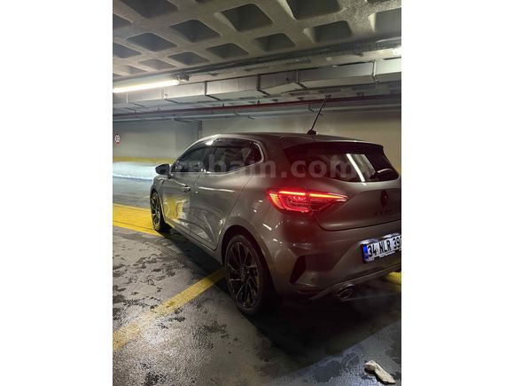 Sahibinden Renault Clio 1.0 TCe Techno Esprit Alpine 2025 Model 