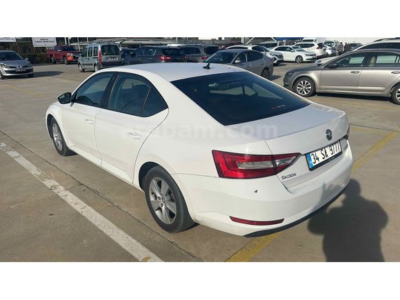 Sahibinden Skoda SuperB 1.6 TDI Active 2017 Model  218.000 km Beyaz