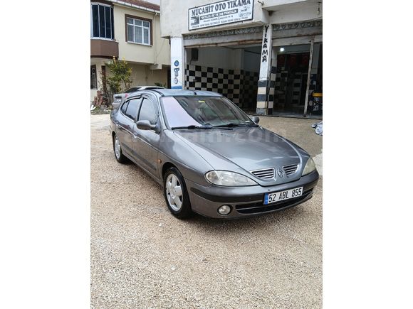 Sahibinden Renault Megane 1.6 RXT 2001 Model