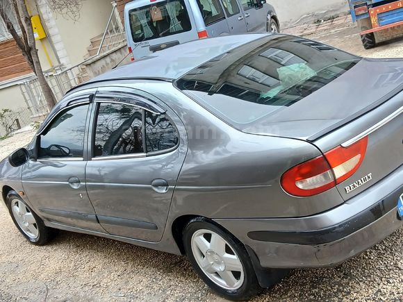 Sahibinden Renault Megane 1.6 RXT 2001 Model