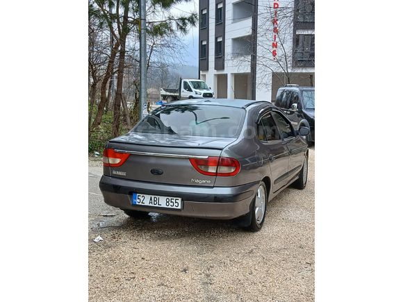 Sahibinden Renault Megane 1.6 RXT 2001 Model