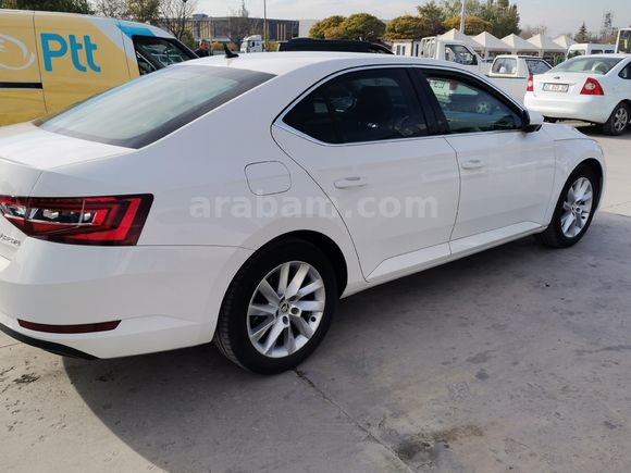 Sahibinden BOYASIZ DEĞİŞENSİZ TRAMERSİZ Skoda SuperB 1.4 TSI Style 2016 Model  107800 km  Beyaz