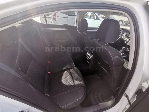 Sahibinden BOYASIZ DEĞİŞENSİZ TRAMERSİZ Skoda SuperB 1.4 TSI Style 2016 Model  107800 km  Beyaz