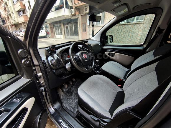 Sahibinden DEĞİŞENSİZ DİRİ BAKIMLI BİR PARCA LOKAL BOYALI Fiat Fiorino Combi 1.4 Fire Safeline 2019 Model