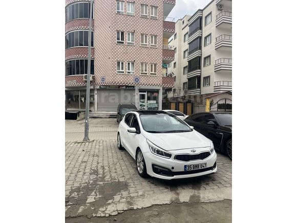 Sahibinden Kia Ceed 1.6 CRDi Concept Plus 2015 Model 