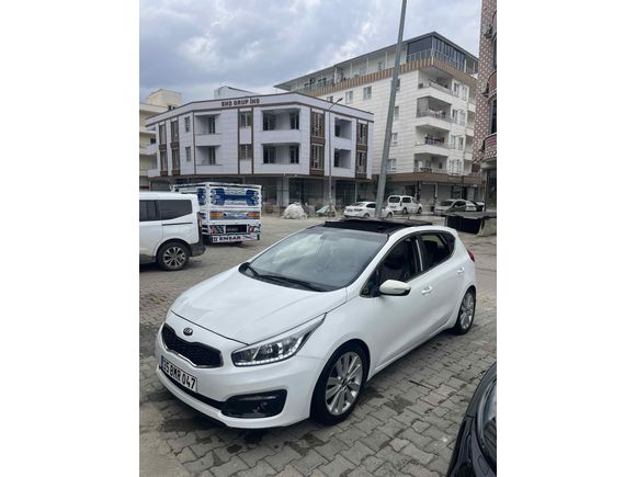 Sahibinden Kia Ceed 1.6 CRDi Concept Plus 2015 Model 