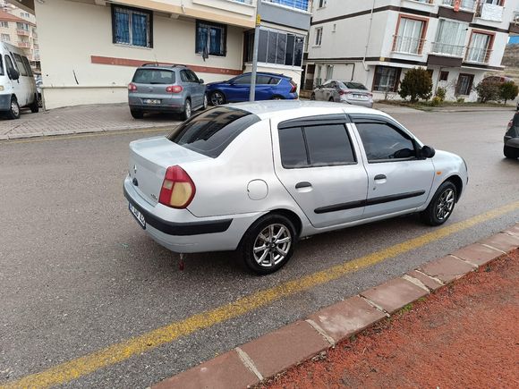 Sahibinden Renault Clio 1.4 Authentique 2004 Model