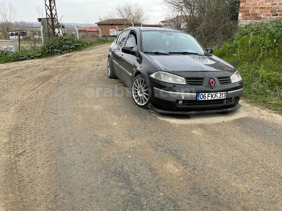 Sahibinden Renault Megane 1.6 Dynamique 2005 Model  265.000 km Siyah