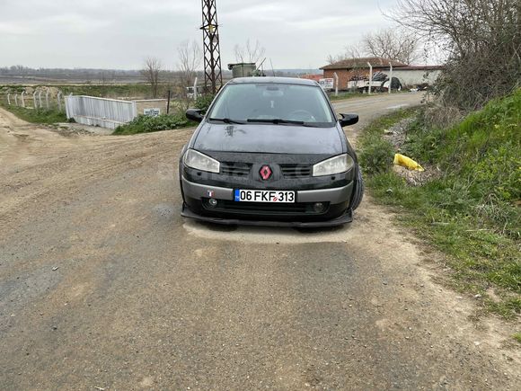 Sahibinden Renault Megane 1.6 Dynamique 2005 Model  265.000 km Siyah