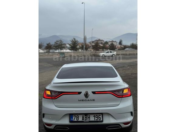 SAHİBİNDEN MEGANE 4 1.3 TCE 43 BİN KM HATASIZ BOYASIZ TRAMERSİZ