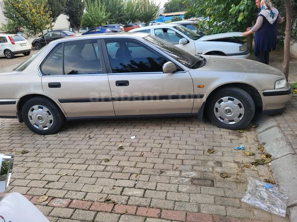 Sahibinden Honda Accord 2.0 EX 1990 Model