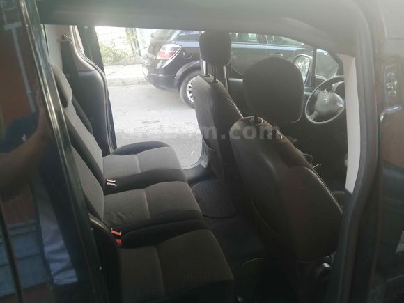 Sahibinden Citroen Berlingo 1.6 HDi X 2011 Model  318.000 km Siyah
