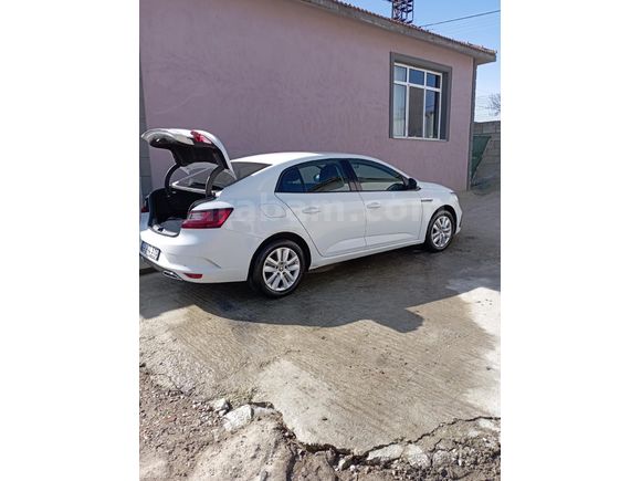 Sahibinden Renault Megane 1.3 TCe Joy 2022 Model