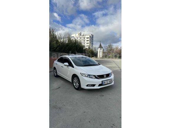 Temiz aile aracı  Honda Civic 1.6i VTEC ECO Elegance 2013 Model 