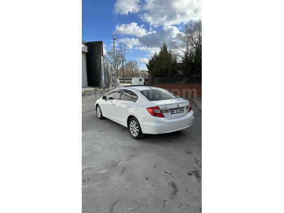 Temiz aile aracı  Honda Civic 1.6i VTEC ECO Elegance 2013 Model 