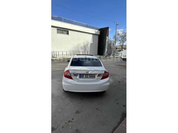 Temiz aile aracı  Honda Civic 1.6i VTEC ECO Elegance 2013 Model 