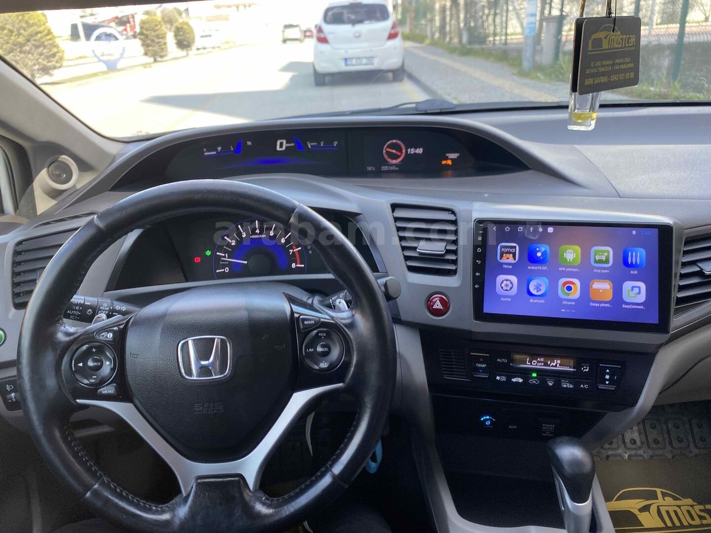 Sahibinden Honda Civic 1.6i VTEC Eco Premium 2014 Model Aydın 225.000 km Beyaz 4