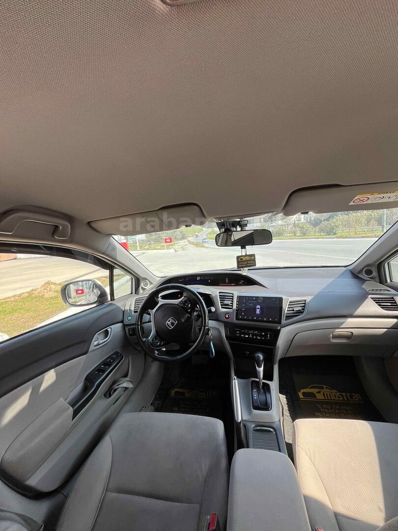 Sahibinden Honda Civic 1.6i VTEC Eco Premium 2014 Model Aydın 225.000 km Beyaz 6