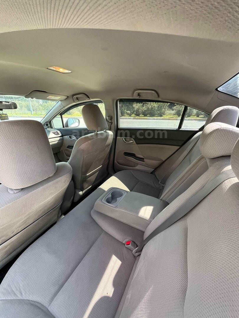 Sahibinden Honda Civic 1.6i VTEC Eco Premium 2014 Model Aydın 225.000 km Beyaz 7